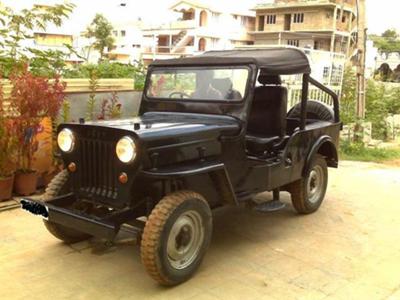 Mahindra Jeep - user during