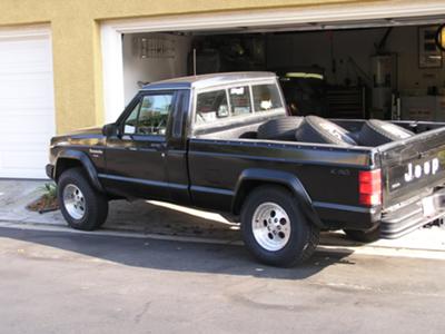 SIDE VIEW OF JEEP